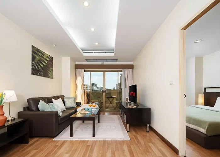 Verdant Vista King Near Bts With Modern Amenities * Bangkok